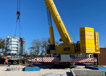 How Crane Rental Firms Guarantee Security and Compliance
