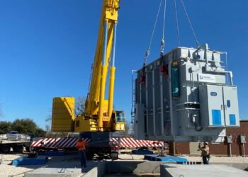 Maximizing Effectivity in Heavy Crane Lifting